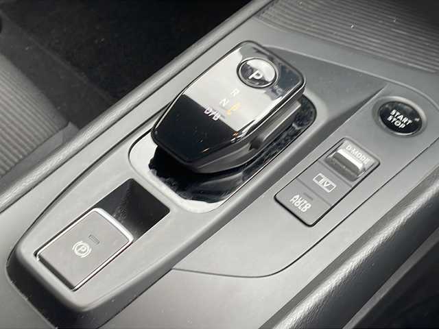 日産 ノート S FOUR 福島県 2021(令3)年 6.8万km ブリリアントシルバー 4WD 衝突軽減ブレーキ バック全方位カメラ（バックミラー型）オーディオ 前席シートヒーターETC コーナーセンサー レーンキープアシスト オートマチックハイビーム横滑り防止機能 スマートキー スペアキー