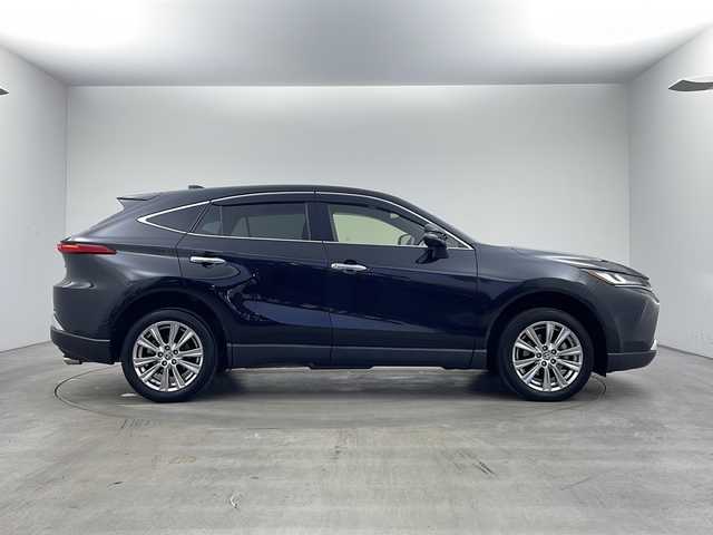 トヨタ ハリアー ハイブリッド Z レザーパッケージ 兵庫県 2020(令2)年 7.5万km プレシャスブラックパール ・トヨタセーフティーセンス/・プリクラッシュセーフティ/・レーントレーシングアシスト/・ブラインドスポットモニター/・ふらつき警報/・クリアランスソナー/・リヤクロストラフィックアラート/・パーキングサポートブレーキ/・ヘッドアップディスプレイ/・ロードサインアシスト/・レーダークルーズコントロール/・オートハイビーム/・誤発進抑制機能/・JBLサウンド/・純正12.3型ナビ＆フルセグ＆BT＆USB/・パノラマミックビューモニター/・デジタルインナーミラー/・前後ドライブレコーダー/・前席シートヒーター/・前席シートクーラー/・前席パワーシート/・運転席シートメモリー/・黒革シート/・ステアリングリモコン/・置くだけ充電/・ビルトインETC2.0/・スマートキー/・スペアキー/・プッシュスタート/・LEDライト/・フォグ/・オートライト/・パワーバックドア/・純正フロアマット/・純正18インチアルミホイール