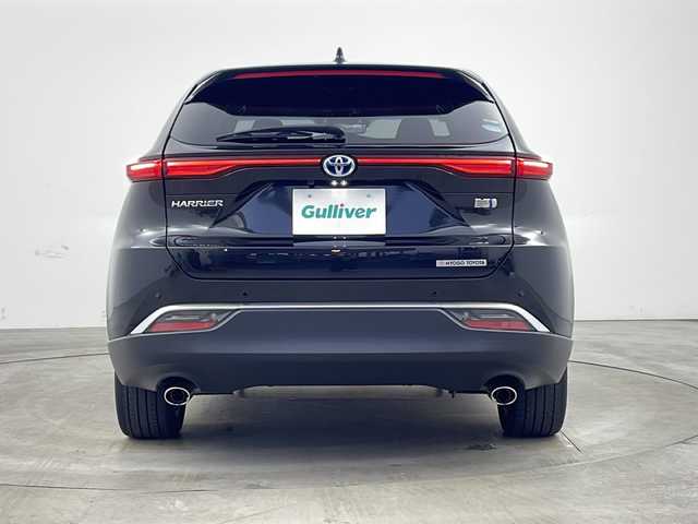 トヨタ ハリアー ハイブリッド Z レザーパッケージ 兵庫県 2020(令2)年 7.5万km プレシャスブラックパール ・トヨタセーフティーセンス/・プリクラッシュセーフティ/・レーントレーシングアシスト/・ブラインドスポットモニター/・ふらつき警報/・クリアランスソナー/・リヤクロストラフィックアラート/・パーキングサポートブレーキ/・ヘッドアップディスプレイ/・ロードサインアシスト/・レーダークルーズコントロール/・オートハイビーム/・誤発進抑制機能/・JBLサウンド/・純正12.3型ナビ＆フルセグ＆BT＆USB/・パノラマミックビューモニター/・デジタルインナーミラー/・前後ドライブレコーダー/・前席シートヒーター/・前席シートクーラー/・前席パワーシート/・運転席シートメモリー/・黒革シート/・ステアリングリモコン/・置くだけ充電/・ビルトインETC2.0/・スマートキー/・スペアキー/・プッシュスタート/・LEDライト/・フォグ/・オートライト/・パワーバックドア/・純正フロアマット/・純正18インチアルミホイール