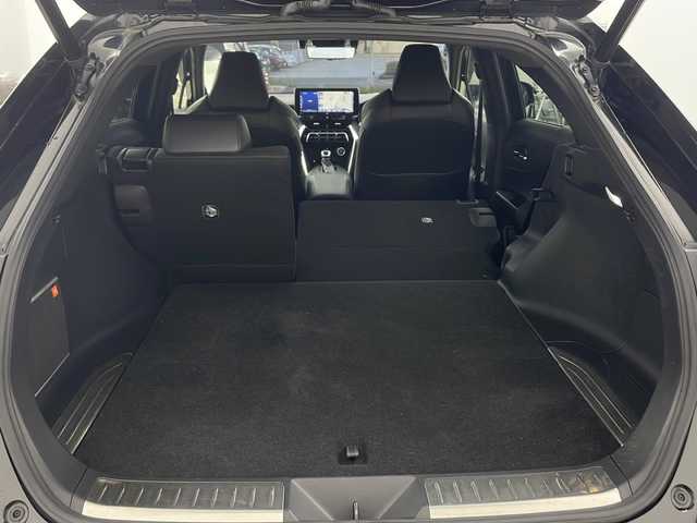 トヨタ ハリアー ハイブリッド Z レザーパッケージ 兵庫県 2020(令2)年 7.5万km プレシャスブラックパール ・トヨタセーフティーセンス/・プリクラッシュセーフティ/・レーントレーシングアシスト/・ブラインドスポットモニター/・ふらつき警報/・クリアランスソナー/・リヤクロストラフィックアラート/・パーキングサポートブレーキ/・ヘッドアップディスプレイ/・ロードサインアシスト/・レーダークルーズコントロール/・オートハイビーム/・誤発進抑制機能/・JBLサウンド/・純正12.3型ナビ＆フルセグ＆BT＆USB/・パノラマミックビューモニター/・デジタルインナーミラー/・前後ドライブレコーダー/・前席シートヒーター/・前席シートクーラー/・前席パワーシート/・運転席シートメモリー/・黒革シート/・ステアリングリモコン/・置くだけ充電/・ビルトインETC2.0/・スマートキー/・スペアキー/・プッシュスタート/・LEDライト/・フォグ/・オートライト/・パワーバックドア/・純正フロアマット/・純正18インチアルミホイール