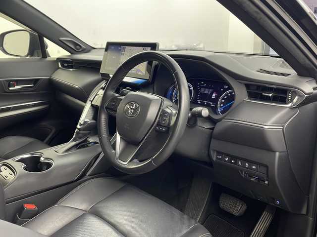 トヨタ ハリアー ハイブリッド Z レザーパッケージ 兵庫県 2020(令2)年 7.5万km プレシャスブラックパール ・トヨタセーフティーセンス/・プリクラッシュセーフティ/・レーントレーシングアシスト/・ブラインドスポットモニター/・ふらつき警報/・クリアランスソナー/・リヤクロストラフィックアラート/・パーキングサポートブレーキ/・ヘッドアップディスプレイ/・ロードサインアシスト/・レーダークルーズコントロール/・オートハイビーム/・誤発進抑制機能/・JBLサウンド/・純正12.3型ナビ＆フルセグ＆BT＆USB/・パノラマミックビューモニター/・デジタルインナーミラー/・前後ドライブレコーダー/・前席シートヒーター/・前席シートクーラー/・前席パワーシート/・運転席シートメモリー/・黒革シート/・ステアリングリモコン/・置くだけ充電/・ビルトインETC2.0/・スマートキー/・スペアキー/・プッシュスタート/・LEDライト/・フォグ/・オートライト/・パワーバックドア/・純正フロアマット/・純正18インチアルミホイール