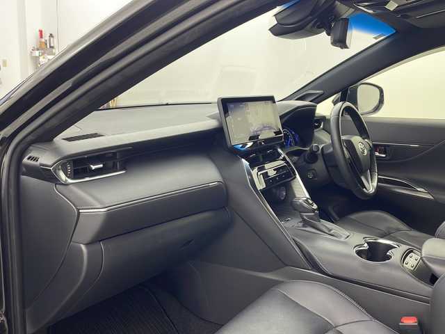 トヨタ ハリアー ハイブリッド Z レザーパッケージ 兵庫県 2020(令2)年 7.5万km プレシャスブラックパール ・トヨタセーフティーセンス/・プリクラッシュセーフティ/・レーントレーシングアシスト/・ブラインドスポットモニター/・ふらつき警報/・クリアランスソナー/・リヤクロストラフィックアラート/・パーキングサポートブレーキ/・ヘッドアップディスプレイ/・ロードサインアシスト/・レーダークルーズコントロール/・オートハイビーム/・誤発進抑制機能/・JBLサウンド/・純正12.3型ナビ＆フルセグ＆BT＆USB/・パノラマミックビューモニター/・デジタルインナーミラー/・前後ドライブレコーダー/・前席シートヒーター/・前席シートクーラー/・前席パワーシート/・運転席シートメモリー/・黒革シート/・ステアリングリモコン/・置くだけ充電/・ビルトインETC2.0/・スマートキー/・スペアキー/・プッシュスタート/・LEDライト/・フォグ/・オートライト/・パワーバックドア/・純正フロアマット/・純正18インチアルミホイール