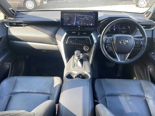トヨタ ハリアー Z レザーパッケージ 福岡県 2023(令5)年 1.9万km ブラック ワンオーナー/純正ナビ/（パノラミックビューモニター・Bluetooth・フルセグTV）/ブラインドスポットモニター/パノラマルーフ/JBLサウンド/デジタルインナーミラー/ドライブレコーダー/エアシート・シートヒーター（運転席・助手席）/Cタイプ入力端子/クリアランスソナー/コーナーセンサー/レーダークルーズコントロール/レーンキープアシスト/メモリー付きパワーシート運転席/助手席パワーシート/レーンキープアシスト/保証書/取扱説明書