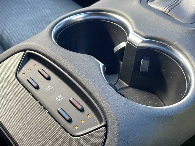 トヨタ ハリアー Z レザーパッケージ 福岡県 2023(令5)年 1.9万km ブラック ワンオーナー/純正ナビ/（パノラミックビューモニター・Bluetooth・フルセグTV）/ブラインドスポットモニター/パノラマルーフ/JBLサウンド/デジタルインナーミラー/ドライブレコーダー/エアシート・シートヒーター（運転席・助手席）/Cタイプ入力端子/クリアランスソナー/コーナーセンサー/レーダークルーズコントロール/レーンキープアシスト/メモリー付きパワーシート運転席/助手席パワーシート/レーンキープアシスト/保証書/取扱説明書