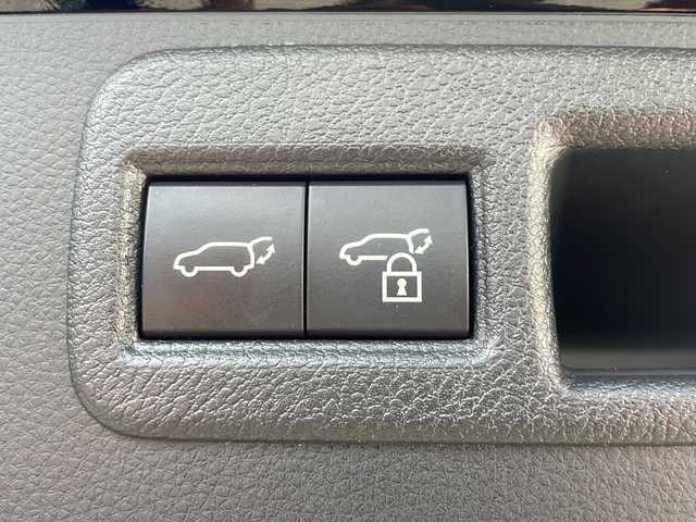 トヨタ ハリアー Z レザーパッケージ 福岡県 2023(令5)年 1.9万km ブラック ワンオーナー/純正ナビ/（パノラミックビューモニター・Bluetooth・フルセグTV）/ブラインドスポットモニター/パノラマルーフ/JBLサウンド/デジタルインナーミラー/ドライブレコーダー/エアシート・シートヒーター（運転席・助手席）/Cタイプ入力端子/クリアランスソナー/コーナーセンサー/レーダークルーズコントロール/レーンキープアシスト/メモリー付きパワーシート運転席/助手席パワーシート/レーンキープアシスト/保証書/取扱説明書