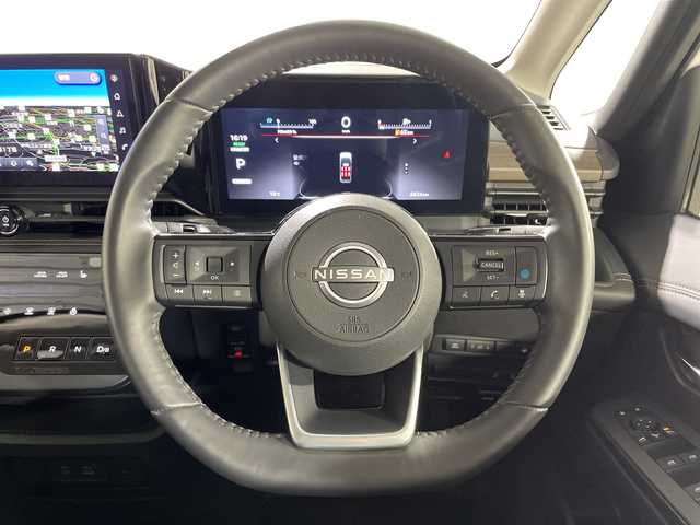 日産 セレナ e－パワー ハイウェイスター V 神奈川県 2023(令5)年 0.7万km 白Ⅱ プロパイロット/純正12.3型ディスプレイオーディオ/・BT/フルセグTV/USB/HDMI/AppleCarPlay/AndroidAuto/アラウンドビューモニター/インテリジェントルームミラー/前後ドライブレコーダー/ビルトインETC2.0/ハンドル支援/置くだけ充電/両側電動スライドドア/ハンズフリー/電動サイドブレーキ/オートブレーキホールド/革巻きステアリング/ステアリングスイッチ/Autoライト/ステアリングヒーター/純正エアロ(F)/撥水シート/シートヒーター(D/N)/LEDヘッドライト/フォグランプ/電動格納ミラー/ウィンカーミラー/純正フロアマット/純正16インチアルミホイール