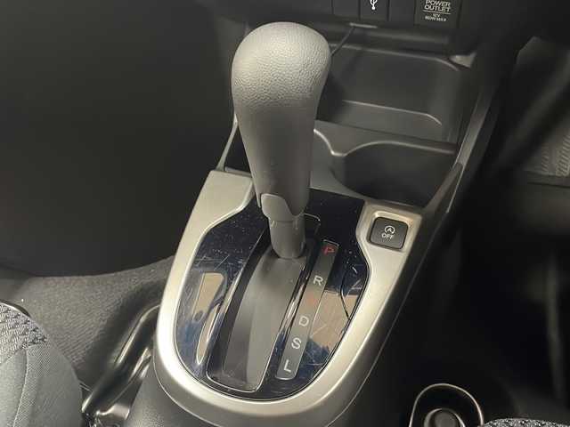 ホンダ フィット 13G L ホンダセンシング 道央・札幌 2019(令1)年 1.9万km ルージュアメジストM ・4WD/・純正ナビ/フルセグTV/DVD/CD/SD/BT/・バックカメラ/・ドライブレコーダー/・ホンダセンシング/・CMBS/・アダプティブクルーズコントロール/・先行車発進お知らせ/・路外逸脱抑制システム/・レーンキープアシスト/・標識認識機能/・アイドリングストップ/・横滑り防止/・ワイパーデアイサー/・ビルトインETC/・LEDヘッドライト/・LEDフォグ/・プッシュスタート/・スマートキー/・ドアバイザー/・電格ミラー/・ミラーヒーター/・夏タイヤ純正15インチAW積込