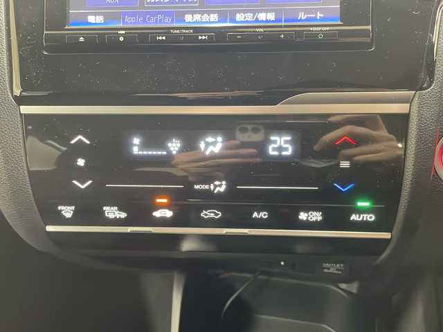 ホンダ フィット 13G L ホンダセンシング 道央・札幌 2019(令1)年 1.9万km ルージュアメジストM ・4WD/・純正ナビ/フルセグTV/DVD/CD/SD/BT/・バックカメラ/・ドライブレコーダー/・ホンダセンシング/・CMBS/・アダプティブクルーズコントロール/・先行車発進お知らせ/・路外逸脱抑制システム/・レーンキープアシスト/・標識認識機能/・アイドリングストップ/・横滑り防止/・ワイパーデアイサー/・ビルトインETC/・LEDヘッドライト/・LEDフォグ/・プッシュスタート/・スマートキー/・ドアバイザー/・電格ミラー/・ミラーヒーター/・夏タイヤ純正15インチAW積込