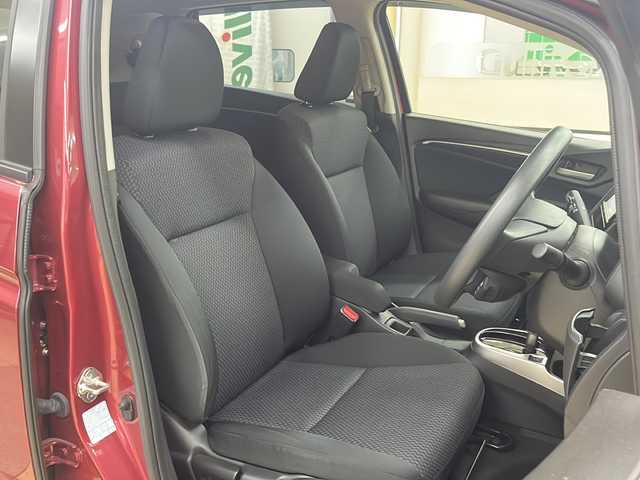 ホンダ フィット 13G L ホンダセンシング 道央・札幌 2019(令1)年 1.9万km ルージュアメジストM ・4WD/・純正ナビ/フルセグTV/DVD/CD/SD/BT/・バックカメラ/・ドライブレコーダー/・ホンダセンシング/・CMBS/・アダプティブクルーズコントロール/・先行車発進お知らせ/・路外逸脱抑制システム/・レーンキープアシスト/・標識認識機能/・アイドリングストップ/・横滑り防止/・ワイパーデアイサー/・ビルトインETC/・LEDヘッドライト/・LEDフォグ/・プッシュスタート/・スマートキー/・ドアバイザー/・電格ミラー/・ミラーヒーター/・夏タイヤ純正15インチAW積込