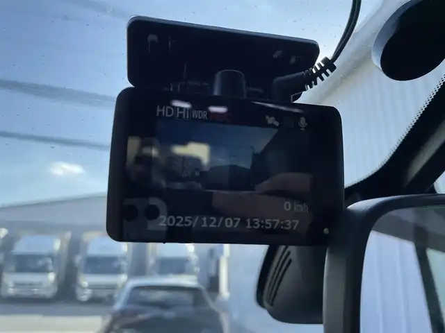 日産 セレナ ハイウェイスター 大阪府 2016(平28)年 9.9万km ダイヤモンドブラック (株)IDOMが運営する【じしゃロン東大阪店】の自社ローン対象車両になります。こちらは現金ご利用時の価格です。/自社ローンご希望の方は別途その旨お申付け下さい。/ワンオーナー/衝突被害軽減ブレーキ/純正ナビ【MM516D-L】/フルセグTV、Bluetooth、USB、CD、/     DVD、Blu-ray Disc、SDREC/バックカメラ/LEDヘッドライト/フォグ/オートライト/純正ビルトインETC/両側ワンタッチパワースライドドア/クルーズコントロール/ドライブレコーダー/スマートキー＆プッシュスタート/横滑り防止装置/取説（車両・ナビ）＆保証書