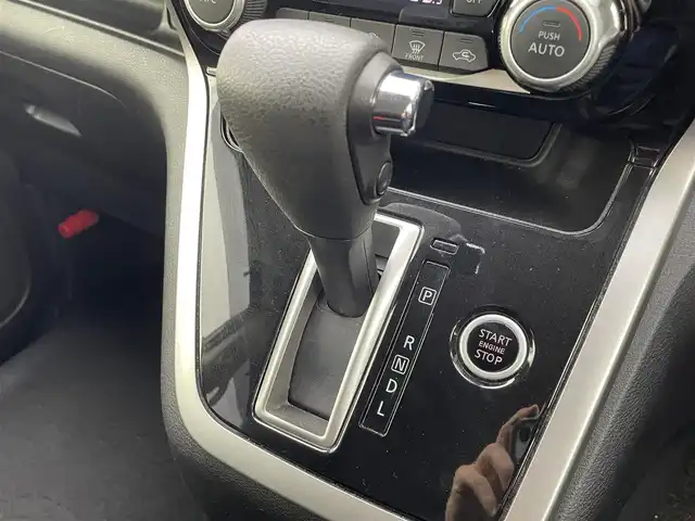 日産 セレナ ハイウェイスター 大阪府 2016(平28)年 9.9万km ダイヤモンドブラック (株)IDOMが運営する【じしゃロン東大阪店】の自社ローン対象車両になります。こちらは現金ご利用時の価格です。/自社ローンご希望の方は別途その旨お申付け下さい。/ワンオーナー/衝突被害軽減ブレーキ/純正ナビ【MM516D-L】/フルセグTV、Bluetooth、USB、CD、/     DVD、Blu-ray Disc、SDREC/バックカメラ/LEDヘッドライト/フォグ/オートライト/純正ビルトインETC/両側ワンタッチパワースライドドア/クルーズコントロール/ドライブレコーダー/スマートキー＆プッシュスタート/横滑り防止装置/取説（車両・ナビ）＆保証書