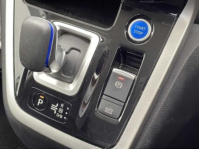 日産 セレナ e－パワー ハイウェイスター V 千葉県 2019(令1)年 4.2万km ブリリアントシルバー 純正9インチナビ　（MM518D-L）/・フルセグTV　CD/DVD/BD/SD/AUX/Bluetooth/プロパイロット/純正フリップダウンモニター/パーキングアシスト/デジタルインナーミラー/ステアリングスイッチ/クルーズコントロール/ETC/ドライブレコーダー/プッシュスタート/バックカメラ/アラウンドビューモニター/クリアランスソナー/両側パワースライドドア/ハンズフリーパワースライドドア/エマージェンシーブレーキ/横滑り防止/純正フロアマット/純正15インチAW