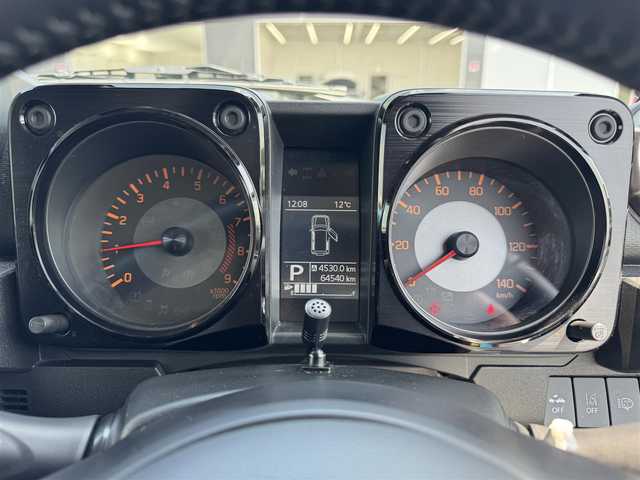 スズキ ジムニー XC 愛知県 2020(令2)年 6.5万km ジャングルグリーン ４WD/クルーズコントロール/バックカメラ/純正9インチSDナビ/シートヒーター/フルセグTV/Bluetooth/ミラーヒーター/ウィンカー付きドアミラー/フォグランプ/ETC/革巻きステアリング/背面タイヤ/タイヤカバー/純正マット