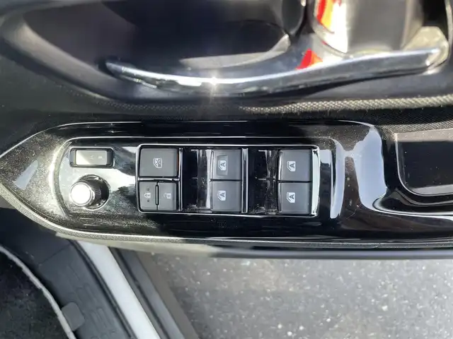 トヨタ ヴォクシー ZS 煌 島根県 2018(平30)年 3.3万km ホワイトパールクリスタルシャイン 純正SDナビ　/（フルセグＴＶ　ＣＤ／ＤＶＤ／ＳＤ／ＢＴ）/バックカメラ　/両側パワスラ　/ビルトインＥＴＣ　/ＬＥＤヘッドライト　/衝突軽減ブレーキ　/レーンアシスト　/クルコン　/オートハイビーム　/スマートキー/プッシュスタート/純正フロアマット/ドアバイザー