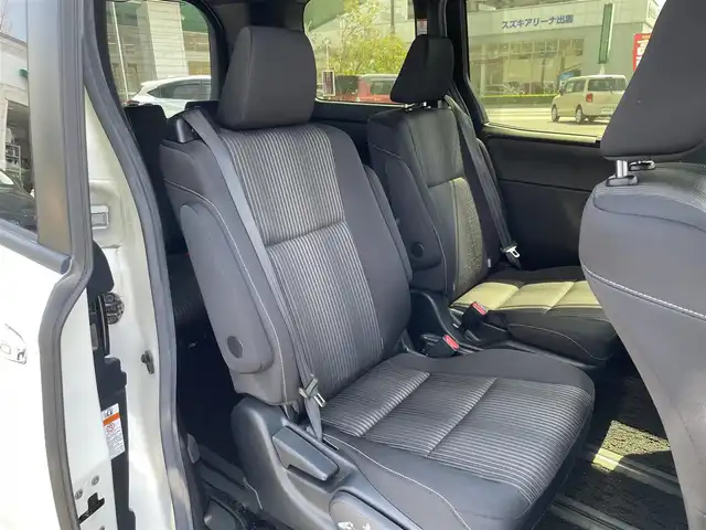 トヨタ ヴォクシー ZS 煌 島根県 2018(平30)年 3.3万km ホワイトパールクリスタルシャイン 純正9型SDナビ　/（フルセグＴＶ　ＣＤ／ＤＶＤ／ＢＴ）/バックカメラ　/両側パワスラ　/ビルトインＥＴＣ　/ＬＥＤヘッドライト　/衝突軽減ブレーキ　/レーンアシスト　/クルコン　/オートハイビーム　/スマートキー/プッシュスタート/純正フロアマット/ドアバイザー