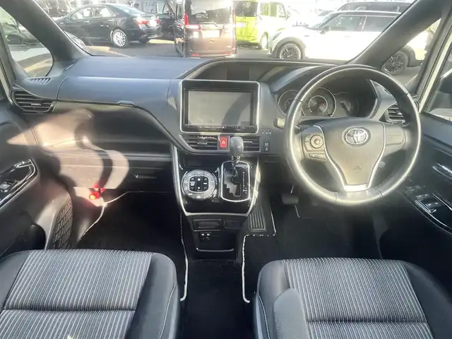 トヨタ ヴォクシー ZS 煌 島根県 2018(平30)年 3.3万km ホワイトパールクリスタルシャイン 純正9型SDナビ　/（フルセグＴＶ　ＣＤ／ＤＶＤ／ＢＴ）/バックカメラ　/両側パワスラ　/ビルトインＥＴＣ　/ＬＥＤヘッドライト　/衝突軽減ブレーキ　/レーンアシスト　/クルコン　/オートハイビーム　/スマートキー/プッシュスタート/純正フロアマット/ドアバイザー