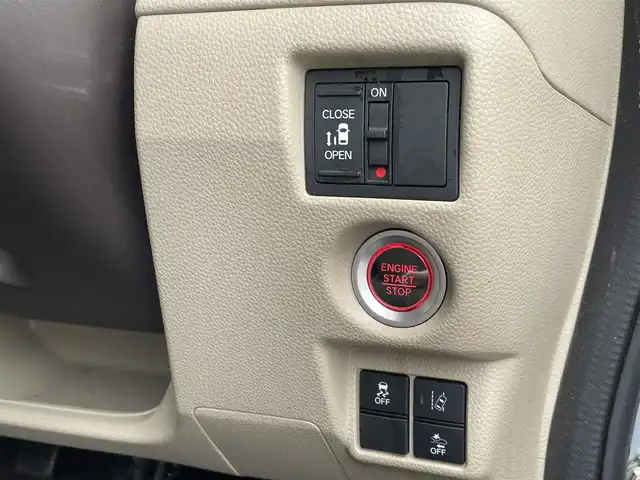 ホンダ Ｎ ＢＯＸ G L ホンダセンシング 秋田県 2020(令2)年 10.1万km モーニングミストブルーM (株)IDOMが運営する【じしゃロン 秋田店】の自社ローン専用車両になります。こちらは現金またはオートローンご利用時の価格です。自社ローンご希望の方は別途その旨お申付け下さい/メモリナビ/フルセグテレビ/バックカメラ/クルーズコントロール/ドアバイザー/プッシュスタート/片側パワースライドドア/ETC