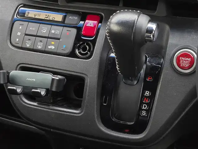 ホンダ Ｎ ＯＮＥ プレミアム ツアラー 鹿児島県 2018(平30)年 7.2万km パールⅡ 純正ナビ(CD/AM/FM)/バックカメラ/ビルトインETC/クルーズコントロール/シティブレーキアクティブシステム/ビークルスタビリティアシスト/ターボ/HIDヘッドランプ/オートライト/オートエアコン/本革巻きステアリング/ステアリングスイッチ/パドルシフト/ハーフレザーシート/RH16インチアルミホイール/スマートキーシステム/禁煙車