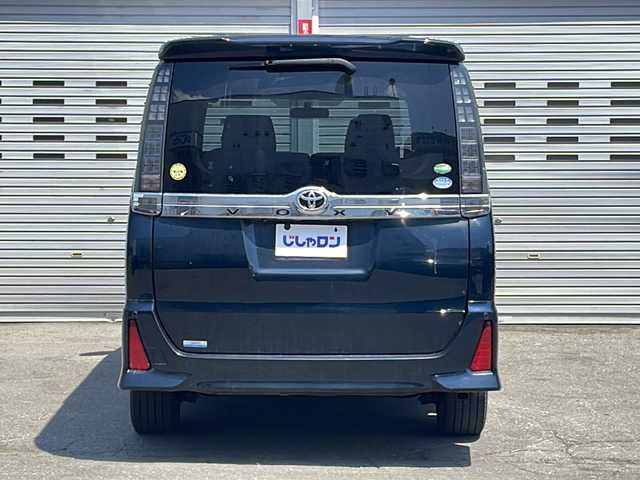 トヨタ ヴォクシー ZS 道央・札幌 2014(平26)年 14.5万km ブラッキッシュアゲハガラスフレーク (株)IDOMが運営する【じしゃロン札幌店】の自社ローン専用車両になります。こちらは現金またはオートローンご利用価格です。自社ローンご希望の方は別途その旨お申し付けください。/・ALPINE9インチナビ&フルセグ&CD&DVD&BT/・ALPINEフリップダウンモニター/・両側電動スライドドア/・ETC/・アイドリングストップ/・スマートキー/・プッシュスタート/・コーナーセンサー前後/・電動格納ドアミラー/・ウインカードアミラー