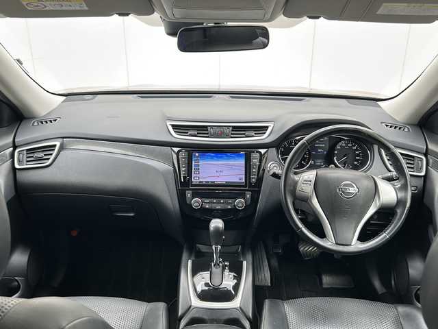 日産 エクストレイル 20X エマージェンシーブレーキ 埼玉県 2016(平28)年 13.8万km ダイヤモンドブラック (株)IDOMが運営する【じしゃロン熊谷店】の自社ローン専用車両になりますこちらは現金またはオートローンご利用時の価格です。自社ローンご希望の方は別途その旨お申付け下さい/純正SDナビ　MM516D－L/　CD/DVD/DTV/Bluetooth/USB/AUX/　AppleCarplay/AndroidAuto/バックカメラ/エマージェンシーブレーキ/ヒルディセントコントロール/車線逸脱警報/前席シートヒーター/黒レザーシート/アイドリングストップ/４WD/ビルトインETC/純正フロアマット/スマートキー/プッシュスタート