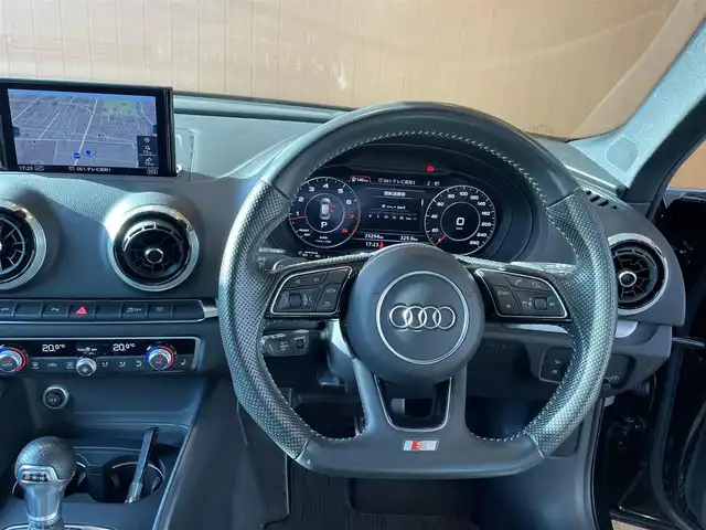 アウディ Ａ３ SB S lineブラックスタイリング 高知県 2019(令1)年 3.6万km 黒 純正ナビ　/ＥＴＣ２．０　/ＤＶＤデッキ　/シートヒーター　/Ｓラインパッケージアシスタントパッケージ　/純正１８インチアルミ　/運転席パワーシ－ト/ストレージパッケージ　/純正前後ドラレコ　/ＳラインスポーツＰＫＧ