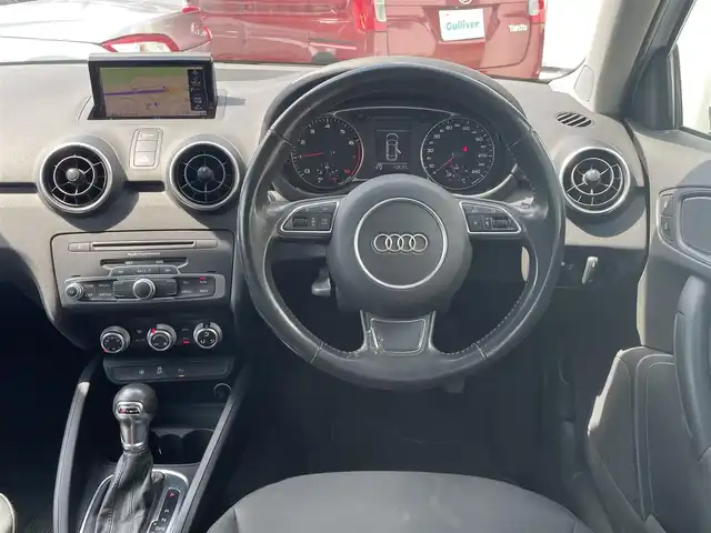 アウディ Ａ１ SB 1．0TFSI 神奈川県 2017(平29)年 4万km パール 純正メモリナビ/　（CD・DVD・SD・Bluetooth）/フルセグTV/パーキングエイド/キセノンライト/アドバンスドキー/純正16インチAW/コーナーセンサー/ETC/保証書/取扱説明書/R2-R6記録簿有り
