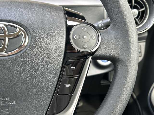 トヨタ アクア S スタイルブラック 静岡県 2017(平29)年 6.3万km ダークブルーマイカ 【主要装備】/社外ナビ　/スマートキー　/プッシュスタート　/ＥＴＣ　/オートライト　/ステアリングスイッチ　/オートハイビーム　/横滑り防止機能　/オートエアコン　/先行車発進お知らせ
