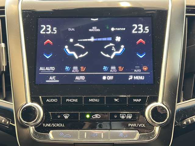 トヨタ クラウン ハイブリッド RS アドバンス 岐阜県 2018(平30)年 2.8万km ホワイトパールクリスタルシャイン 純正ナビゲーション/フルセグ視聴/Ｂｌｕｅｔｏｏｔｈ/バックモニター/プリクラッシュセーフティ/レーダークルーズコントロール/ブラインドスポットモニター/ヘッドアップディスプレイ/クリアランスソナー/レザーシート/前席シートヒーター/前席エアシート/前席パワーシート/ドライブレコーダー/３眼ＬＥＤヘッドライト/オートハイビーム/オートライト/ＥＴＣ/プッシュスタート/スマートキー/スペアキー
