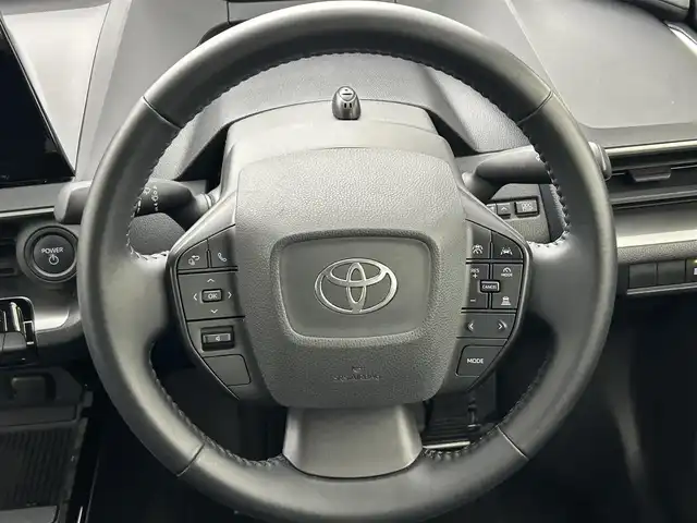 トヨタ プリウス X 熊本県 2023(令5)年 5.1万km シルバーメタリック 禁煙車　/社外ナビ　/バックカメラ/ＥＴＣ　/前後クリアランスソナー　/トヨタセーフティーセンス/・プリクラッシュセーフティ/・レーントレーシングアシスト/・ロードアシスト/・レーンディパーチャーアラート/・レーダークルーズコントロール/・オートマチックハイビーム/・ドライバー異常対応システム/・プロアクティブドライビングアシスト/・ブラインドスポットモニター/横滑り防止/社外フロアマット/オートライト/LEDヘッドライト/スマートキー/プッシュスタート