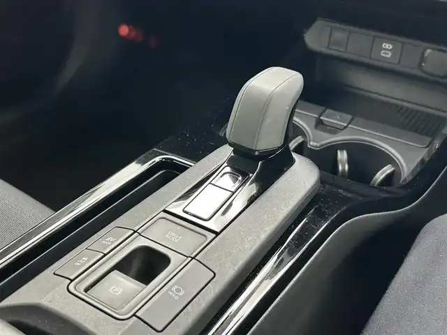 トヨタ プリウス X 熊本県 2023(令5)年 5.1万km シルバーメタリック 禁煙車　/社外ナビ　/バックカメラ/ＥＴＣ　/前後クリアランスソナー　/トヨタセーフティーセンス/・プリクラッシュセーフティ/・レーントレーシングアシスト/・ロードアシスト/・レーンディパーチャーアラート/・レーダークルーズコントロール/・オートマチックハイビーム/・ドライバー異常対応システム/・プロアクティブドライビングアシスト/・ブラインドスポットモニター/横滑り防止/社外フロアマット/オートライト/LEDヘッドライト/スマートキー/プッシュスタート