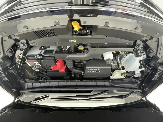 日産 セレナ e－パワー ハイウェイスター V 滋賀県 2023(令5)年 1.5万km ダイヤモンドブラック 純正12.3型ナビ/（BT/HDMI/AppleCarPlay/AndroidAuto/フルセグ）/両側電動スライドドア/全方位カメラ/前後ドライブレコーダー/ビルトインETC2.0/プロパイロット/レーダークルーズコントロール/衝突被害軽減ブレーキ/レーンキープアシスト/オートハイビーム/ワイヤレス充電/オートライト/電動パーキング/オートホールド/ステアリングスイッチ