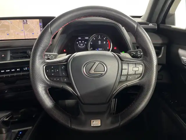 レクサス ＵＸ 200 Fスポーツ 神奈川県 2018(平30)年 4.5万km ブラック 純正10.3型メモリーナビゲーション/フルセグ　AM FM SD　USB　Bluetooth　CD DVD　AUX　Miracast/パノラミックビューモニター/ムーンルーフ/プレミアムサウンドシステム/ブラインドスポットモニター/パーキングサポートブレーキ/セーフティシステムプラス/プリクラッシュセーフティ/レーントレーシングアシスト/オートマチックハイビーム/レーダークルーズコントロール/先行車発進告知お知/ロードサインアシスト/ドライブセレクトモード/ハンズフリーバックドア/革巻きステアリング/パドルシフト/合皮スポーツシート/前席シートヒーター/D席メモリーシート/純正ビルトインETC2.0/アイドリングストップ/前後クリアランスソナー/社外前方ドライブレコーダー/電子パーキング　オートホールド/プッシュスタート/スマートキー/リアパフォーマンスダンパー/純正18インチアルミホイール/純正リアスポイラー/丸型一眼LEDヘッドランプ/オートライト/フロントフォグランプ/スペアキー　カードキー
