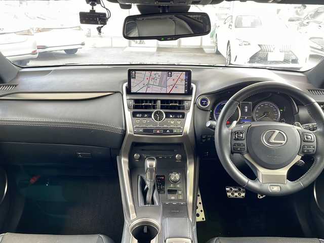 レクサス ＮＸ 300h Fスポーツ 京都府 2019(平31)年 8.5万km グラファイトブラックガラスフレーク 純正ナビ/パノラミックビューモニター/シートヒータ/ベンチレーター/メモリーパワーシート/BSM/ハンドルヒーター/ワンセグテレビ/サンルーフ/スマートキー/純正18インチAW/ドライブレコーダー（TZ-D101）/クルーズコントロール/レーンキープアシスト/コーナーセンサー/衝突被害軽減システム/ウィンカーミラー