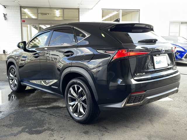 レクサス ＮＸ 300h Fスポーツ 京都府 2019(平31)年 8.5万km グラファイトブラックガラスフレーク 純正ナビ/パノラミックビューモニター/シートヒータ/ベンチレーター/メモリーパワーシート/BSM/ハンドルヒーター/ワンセグテレビ/サンルーフ/スマートキー/純正18インチAW/ドライブレコーダー（TZ-D101）/クルーズコントロール/レーンキープアシスト/コーナーセンサー/衝突被害軽減システム/ウィンカーミラー
