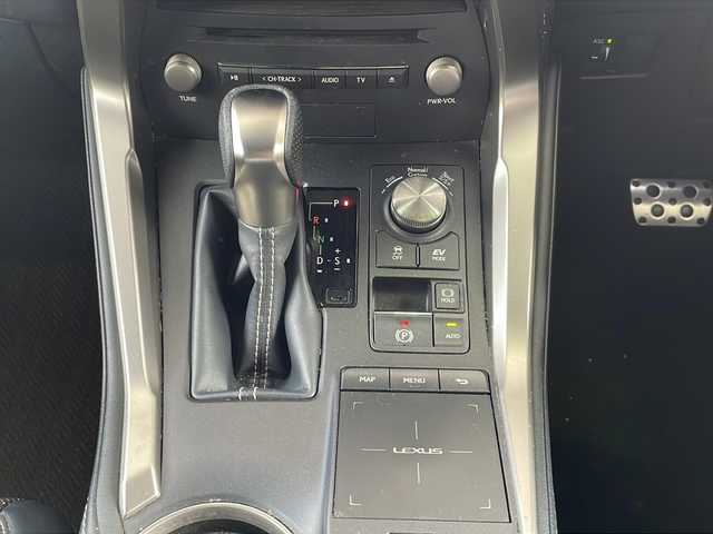 レクサス ＮＸ 300h Fスポーツ 京都府 2019(平31)年 8.5万km グラファイトブラックガラスフレーク 純正ナビ/パノラミックビューモニター/シートヒータ/ベンチレーター/メモリーパワーシート/BSM/ハンドルヒーター/ワンセグテレビ/サンルーフ/スマートキー/純正18インチAW/ドライブレコーダー（TZ-D101）/クルーズコントロール/レーンキープアシスト/コーナーセンサー/衝突被害軽減システム/ウィンカーミラー