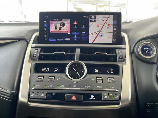 レクサス ＮＸ 300h Fスポーツ 京都府 2019(平31)年 8.5万km グラファイトブラックガラスフレーク 純正ナビ/パノラミックビューモニター/シートヒータ/ベンチレーター/メモリーパワーシート/BSM/ハンドルヒーター/ワンセグテレビ/サンルーフ/スマートキー/純正18インチAW/ドライブレコーダー（TZ-D101）/クルーズコントロール/レーンキープアシスト/コーナーセンサー/衝突被害軽減システム/ウィンカーミラー