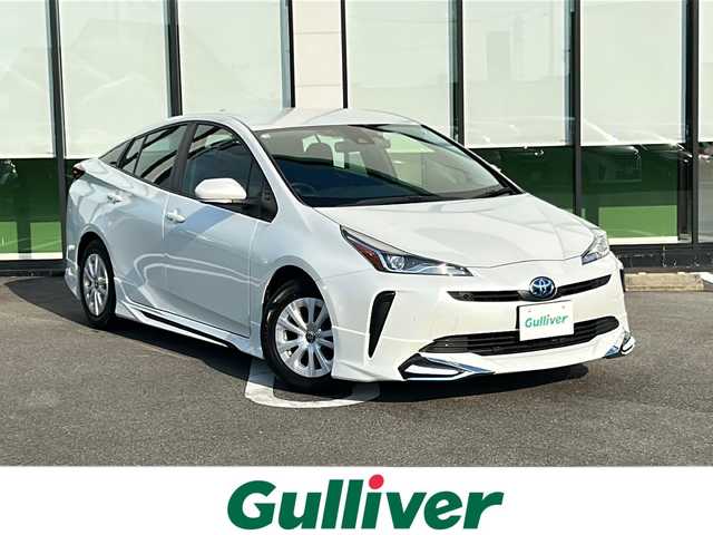 トヨタ プリウス S 岐阜県 2022(令4)年 3.5万km パール 登録時走行距離　34809km/ディスプレイオーディオナビ/Bluetooth接続可/バックカメラ/トヨタセーフティーセンス/コーナーセンサー前後/純正ドライブレコーダー前方/レーンキープアシスト/LEDヘッドライト/オートマチックハイビーム/オートライト/プッシュスタート/スマートキー/スペアキー１本/アイドリングストップ/100V充電/社外フルエアロ