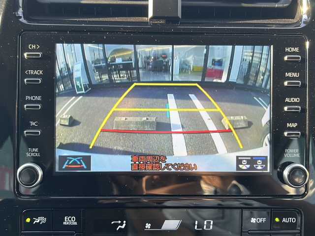 トヨタ プリウス S 岐阜県 2022(令4)年 3.5万km パール 登録時走行距離　34809km/ディスプレイオーディオナビ/Bluetooth接続可/バックカメラ/トヨタセーフティーセンス/コーナーセンサー前後/純正ドライブレコーダー前方/レーンキープアシスト/LEDヘッドライト/オートマチックハイビーム/オートライト/プッシュスタート/スマートキー/スペアキー１本/アイドリングストップ/100V充電/社外フルエアロ