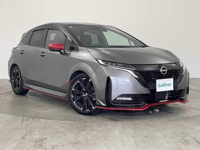 日産 オーラ ニスモ 兵庫県 2023(令5)年 1万km ダークメタルグレー/スーパーブラック2トーン ・ワンオーナー車/・純正ナビ&TV&BT&USB&HDMI/・全方位カメラ/・デジタルインナーミラー/・ビルトインETC2.0/・純正ドライブレコーダー/・スマートキー/・前席シートヒーター/・エマージェンシーブレーキ/・プロパイロット/・ブラインドスポットモニター/・クリアランスソナー/・側方支援/・車線逸脱防止支援/・ハンドル支援/・ステアリングヒーター/・LEDライト/・LEDフォグランプ/・リアフォグランプ/・NISMO専用シート/・NISMO専用エアロ/・新車時保証書/・取扱説明書