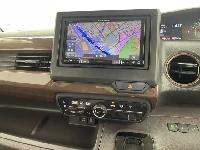 ホンダ Ｎ ＢＯＸ G･L ホンダセンシング カッパーブラウンスタイル 三重県 2019(平31)年 2.7万km プラチナホワイトパール 禁煙車/社外ナビ/【CD/DVD/SD/Bluetooth】/地デジ対応TV/バックカメラ　/両側パワースライドドア　/ホンダセンシング /・衝突軽減ブレーキ　/・先行車発進お知らせ　/・路外逸脱抑制装置　/・標識認識機能　/LEDヘッドライト/オートライト機能/ビルトインＥＴＣ　/リアロールサンシェード　/前方ドライブレコーダー/SD無し