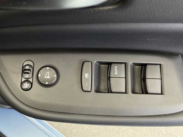ホンダ フィット e:HEVホーム 長野県 2020(令2)年 0.7万km ライトブルー 4WD/純正SDナビ&CD&USB&BT/ホンダセンシング/アダプティブクルーズコントロール/路外逸脱警報/車線逸脱警報/衝突軽減ブレーキ/踏み間違い防止/標識認識機能/先行車発進告知/純正前後ドライブレコーダー/ハーフレザーシート/ステアリングスイッチ/バックカメラ/ビルトインETC/LEDヘッドライト/オートライト/電動格納ミラー/ウィンカーミラー/電動ホールド/ブレーキホールド/純正ホイールキャップ装着/純正フロアマット/プッシュスタート/スマートキー