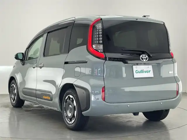 トヨタ シエンタ ハイブリッド Z 愛知県 2023(令5)年 2.4万km アーバンカーキ 純正１０．５型ナビ　全方位カメラ　禁煙車　アドバンストパーク　ＢＳＭ　シートヒーター　内蔵型ドラレコ　ハンドルヒーター　パーキングアシスト　フルセグＴＶ　衝突軽減装置　追従クルコン　コーナーセンサー