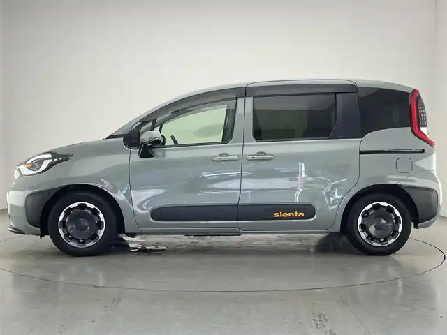 トヨタ シエンタ ハイブリッド Z 愛知県 2023(令5)年 2.4万km アーバンカーキ 純正１０．５型ナビ　全方位カメラ　禁煙車　アドバンストパーク　ＢＳＭ　シートヒーター　内蔵型ドラレコ　ハンドルヒーター　パーキングアシスト　フルセグＴＶ　衝突軽減装置　追従クルコン　コーナーセンサー