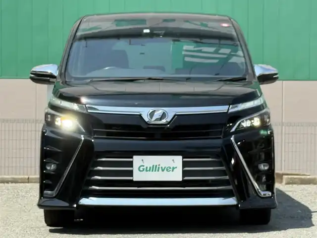トヨタ ヴォクシー ZS 煌 千葉県 2018(平30)年 4.6万km ブラック 純正SDナビ/(フルセグTV/CD/DVD/Bluetooth)/レーダークルーズコントロール/両側パワースライドドア/ドライブレコーダー　前/バックカメラ/ETC/純正フロアマット/純正アルミホイール/レーンキープアシスト/オートライト/スマートキー/プッシュエンジンスタート