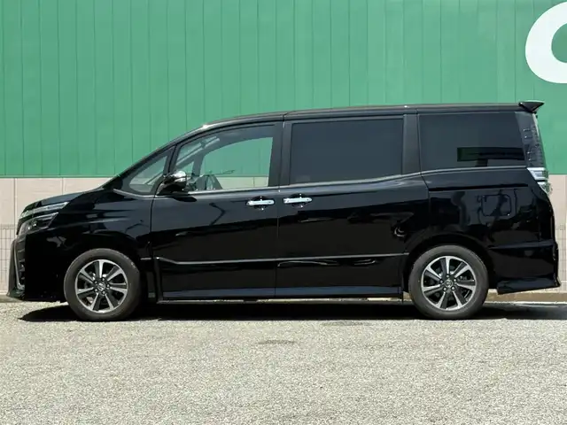トヨタ ヴォクシー ZS 煌 千葉県 2018(平30)年 4.6万km ブラック 純正SDナビ/(フルセグTV/CD/DVD/Bluetooth)/レーダークルーズコントロール/両側パワースライドドア/ドライブレコーダー　前/バックカメラ/ETC/純正フロアマット/純正アルミホイール/レーンキープアシスト/オートライト/スマートキー/プッシュエンジンスタート