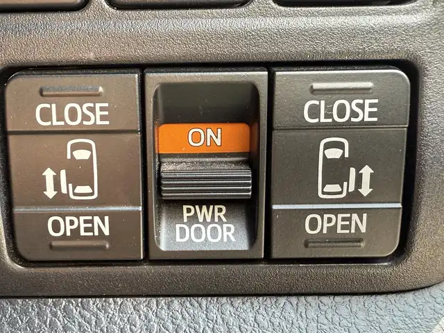 トヨタ ヴォクシー ZS 煌 千葉県 2018(平30)年 4.6万km ブラック 純正SDナビ/(フルセグTV/CD/DVD/Bluetooth)/レーダークルーズコントロール/両側パワースライドドア/ドライブレコーダー　前/バックカメラ/ETC/純正フロアマット/純正アルミホイール/レーンキープアシスト/オートライト/スマートキー/プッシュエンジンスタート