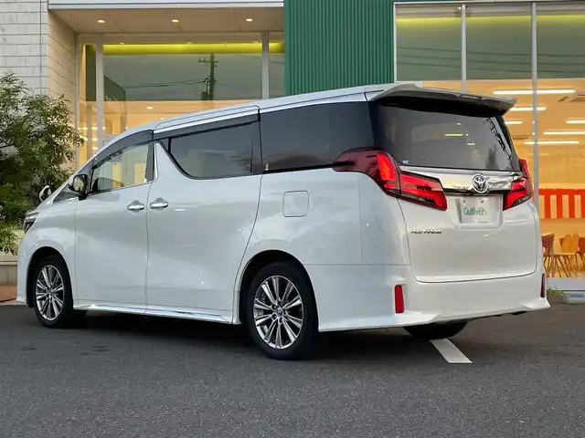トヨタ アルファード S タイプゴールドⅢ 岡山県 2022(令4)年 2.4万km ホワイトパールクリスタルシャイン 純正8インチディスプレイオーディオ/AM、FM、AppleCarplay、AndroidAuto/バックカメラ/ビルトインETC2.0/前後ドライブレコーダー　TZ-DR210/コーナーセンサー/パワーバックドア/ハーフレザーシート/オットマン/トヨタセーフティセンス/・レーントレーシングアシスト/・クリアランスソナー/・パーキングサポートブレーキ/・プリクラッシュセーフティ/・ブラインドスポットモニター/・リアクロストラフィックアラート/・ロードサインアシスト