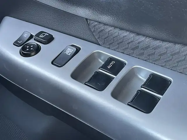 スズキ スペーシア X リミテッド 滋賀県 2015(平27)年 8.6万km ブルーイッシュブラックパール3 社外メモリナビ/・AM/FM/・CD/SD/・ワンセグTV/ステアリングスイッチ/ETC/前席シートヒーター/両側パワースライドドア/衝突軽減ブレーキ/リアロールサンシェード/シートリフター/電動格納ミラー/純正14インチアルミホイール/スマートキー×2