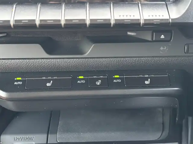 レクサス ＵＸ 200 バージョンC 宮城県 2019(令1)年 8.5万km 青 登録時走行距離85534km/純正ナビ/AM・FM・TV・Bluetooth・CD・USB/クルーズコントロール/ETC/レザーシート/シートヒーター/エアシート/パワーシート/フルフラットシート/バックカメラ/コーナーセンサー/オートマチックハイビーム/純正フロアマット/純正アルミホイール/フォグランプ/ウインカーミラー