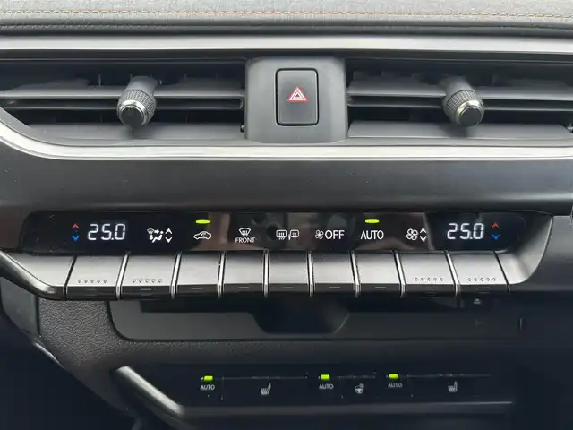 レクサス ＵＸ 200 バージョンC 宮城県 2019(令1)年 8.5万km 青 登録時走行距離85534km/純正ナビ/AM・FM・TV・Bluetooth・CD・USB/クルーズコントロール/ETC/レザーシート/シートヒーター/エアシート/パワーシート/フルフラットシート/バックカメラ/コーナーセンサー/オートマチックハイビーム/純正フロアマット/純正アルミホイール/フォグランプ/ウインカーミラー